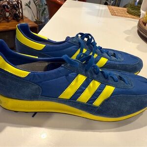 Adidas Men's Vibrant Blue and Yellow Sneakers